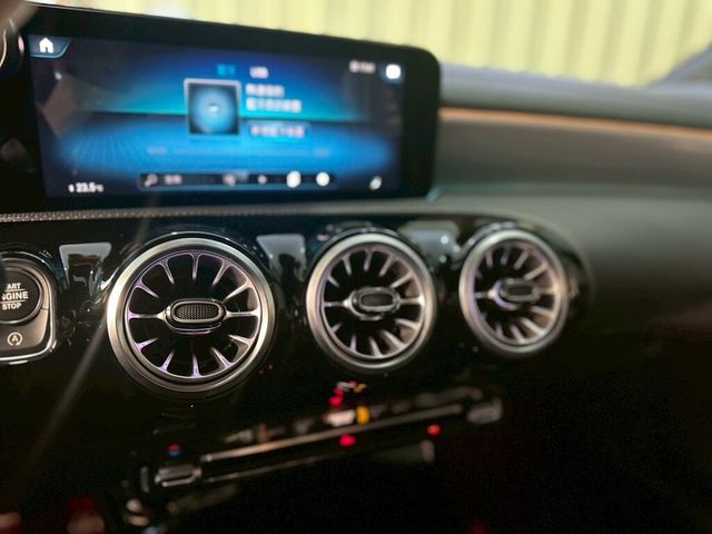 M-BENZ賓士 CLA250  第12張相片