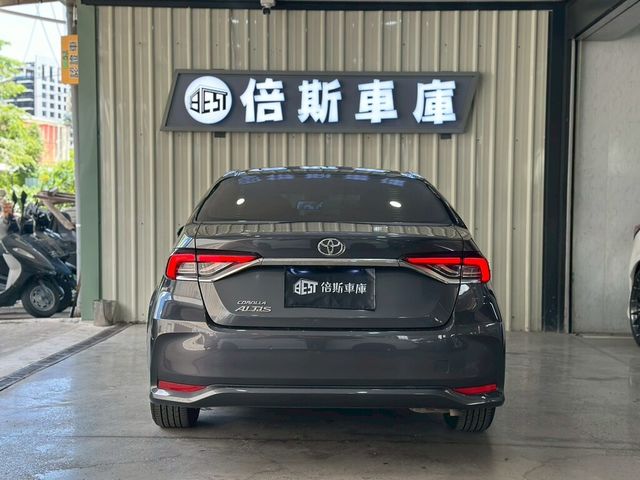 TOYOTA豐田 ALTIS  第4張相片