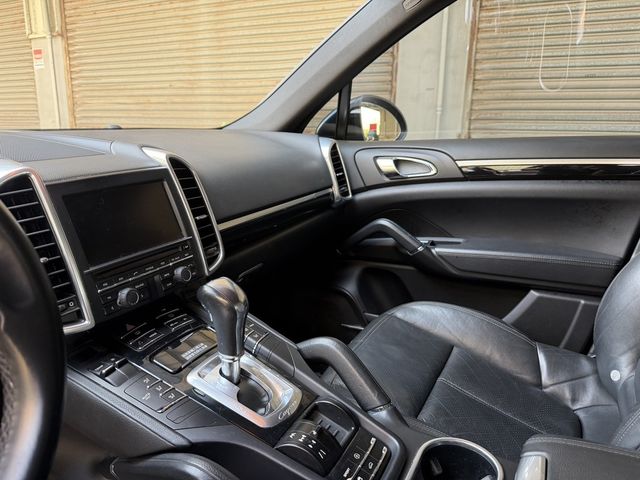PORSCHE保時捷 CAYENNE  第14張相片