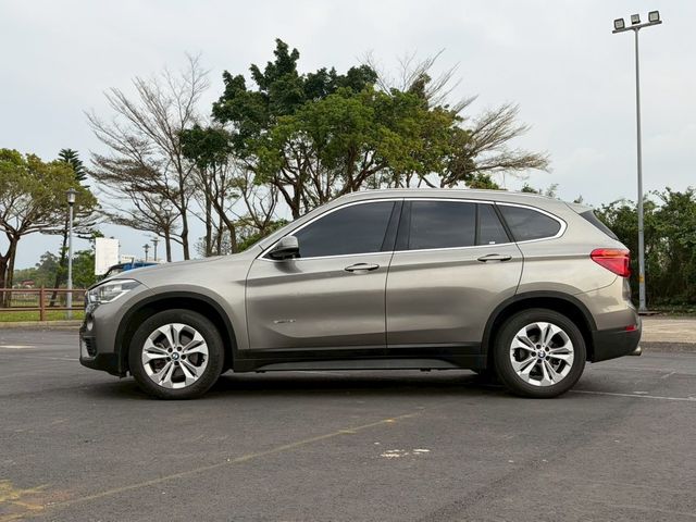BMW寶馬 X1  第13張相片