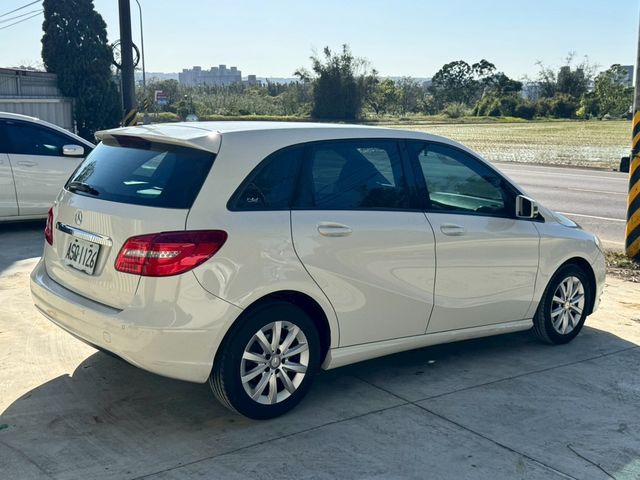 M-BENZ賓士 B180  第2張相片