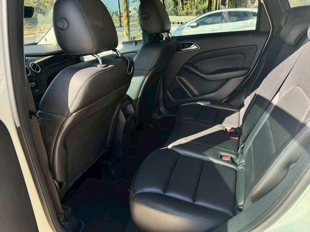 M-BENZ賓士 B180  第7張相片