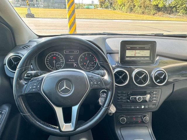 M-BENZ賓士 B180  第9張相片