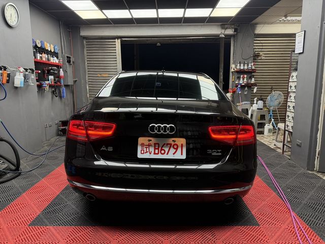 AUDI奧迪 A8  第14張相片