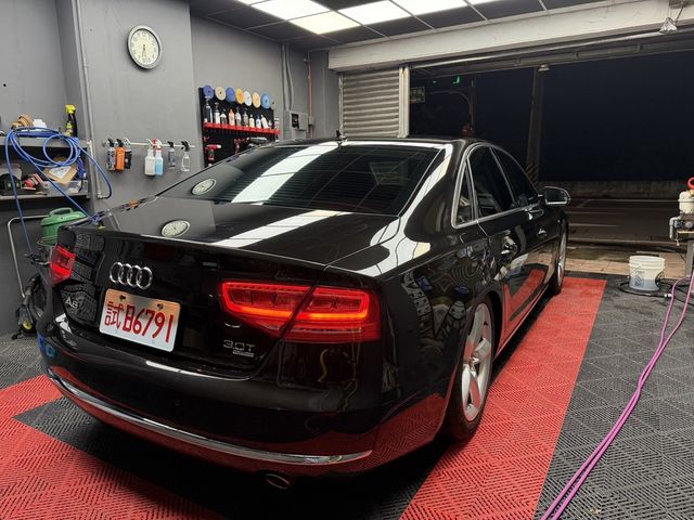 AUDI奧迪 A8  第19張相片