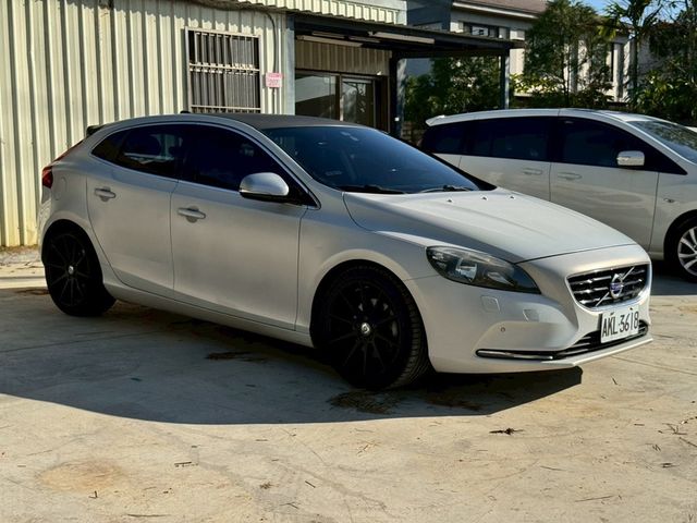 VOLVO富豪 V40  第8張相片