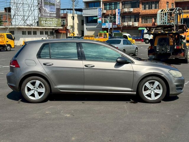VOLKSWAGEN福斯 GOLF  第15張相片