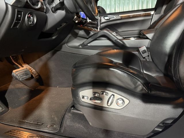 PORSCHE保時捷 CAYENNE  第11張相片