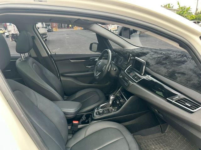 BMW寶馬 220IGT  第14張相片