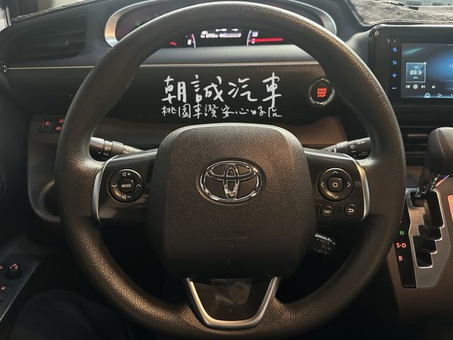 ⭐️桃園車讚安心好店⭐️ 僅2萬里程！豪華+ 右側電滑門 ikey 盲點  第5張相片