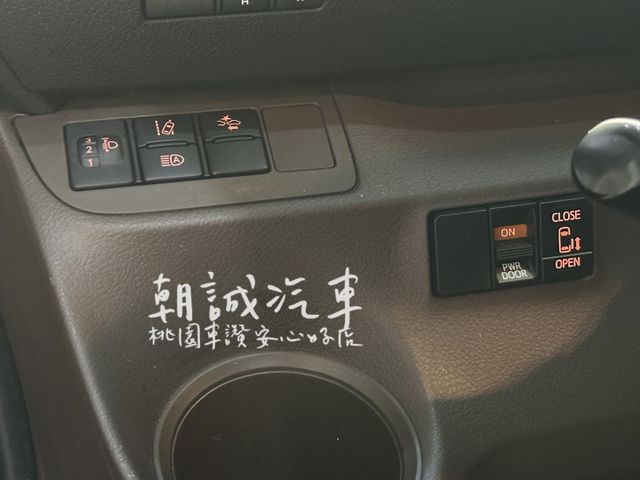 ⭐️桃園車讚安心好店⭐️ 僅2萬里程！豪華+ 右側電滑門 ikey 盲點  第6張相片