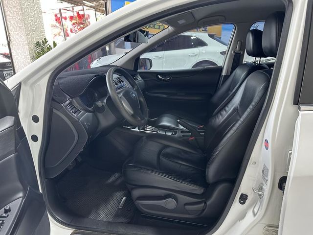 NISSAN日產 TIIDA  第5張相片