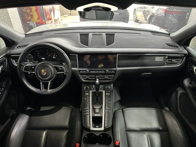 PORSCHE保時捷 MACAN  第9張相片