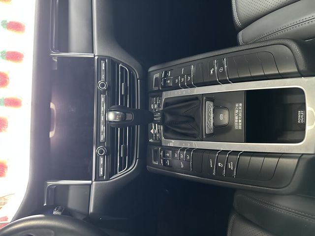 PORSCHE保時捷 MACAN  第11張相片