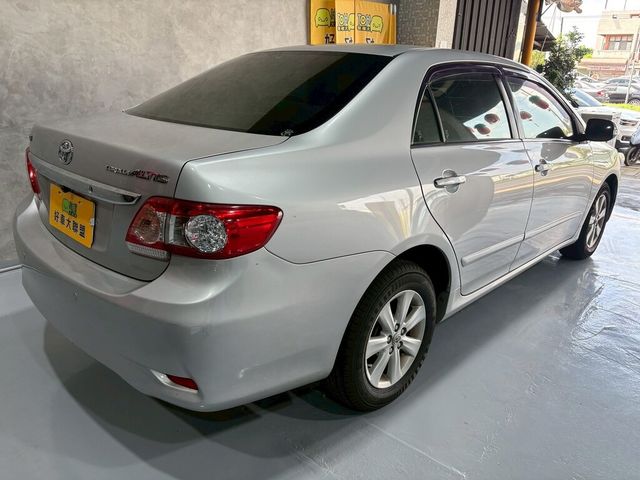 TOYOTA豐田 ALTIS  第2張相片