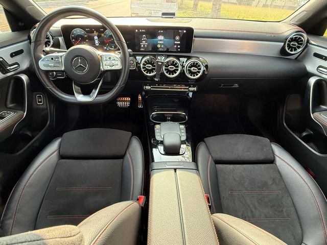 M-BENZ賓士 CLA250  第10張相片