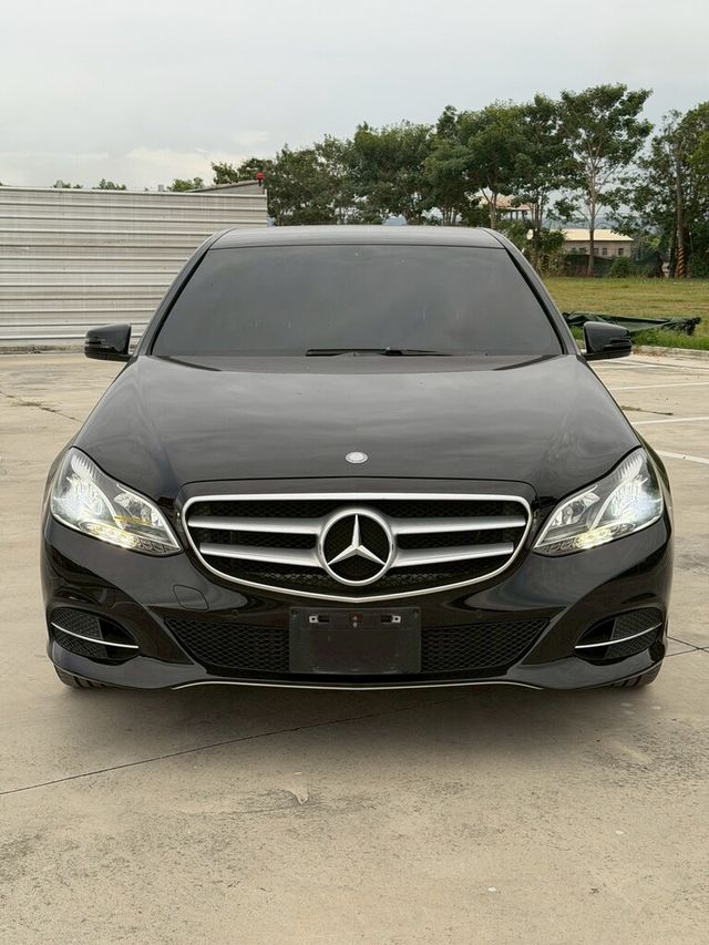 M-BENZ賓士 E220  第1張相片
