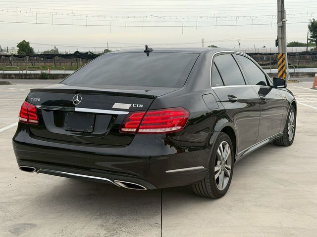 M-BENZ賓士 E220  第3張相片