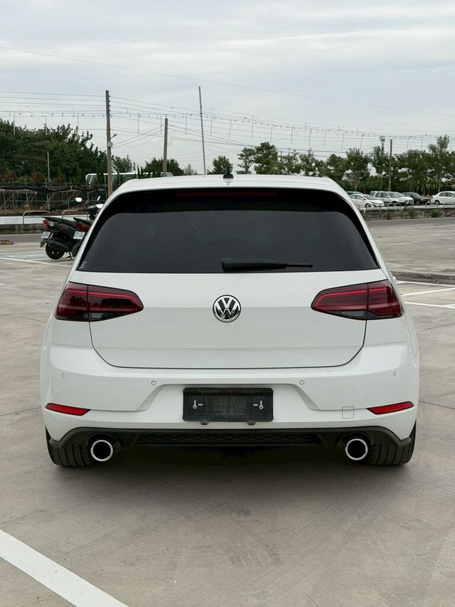 VOLKSWAGEN福斯 GOLF GTI  第4張相片