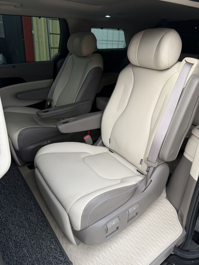 KIA起亞 CARNIVAL  第7張相片