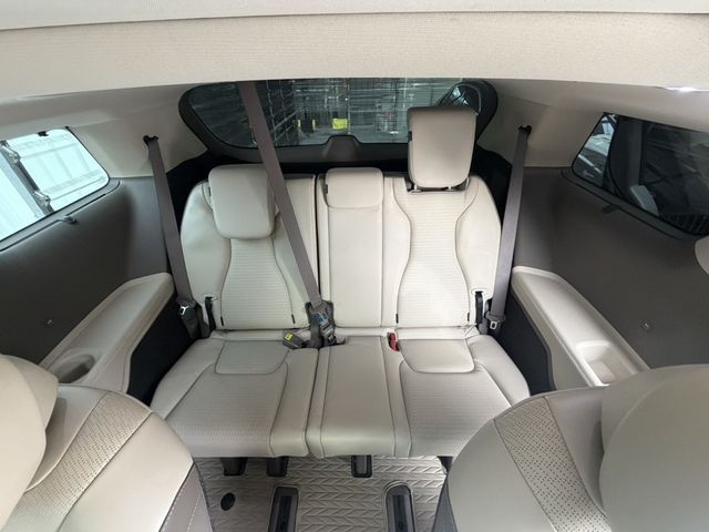 KIA起亞 CARNIVAL  第8張相片