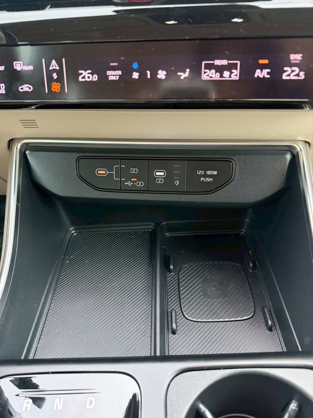 KIA起亞 CARNIVAL  第11張相片