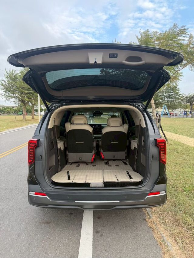 KIA起亞 CARNIVAL  第14張相片