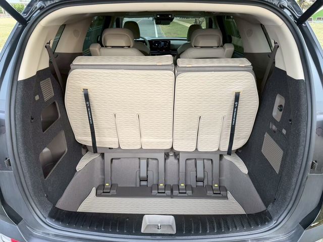 KIA起亞 CARNIVAL  第15張相片