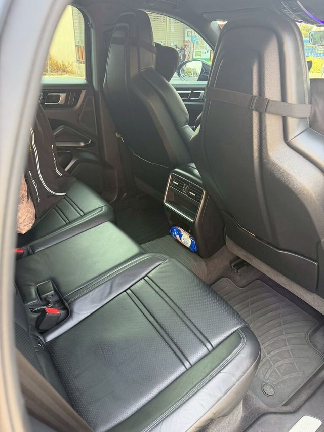 PORSCHE保時捷 CAYENNE  第11張相片