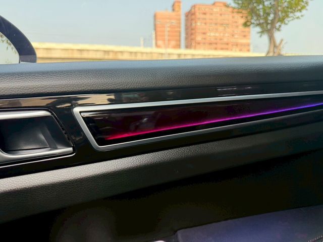 PORSCHE保時捷 CAYENNE  第12張相片