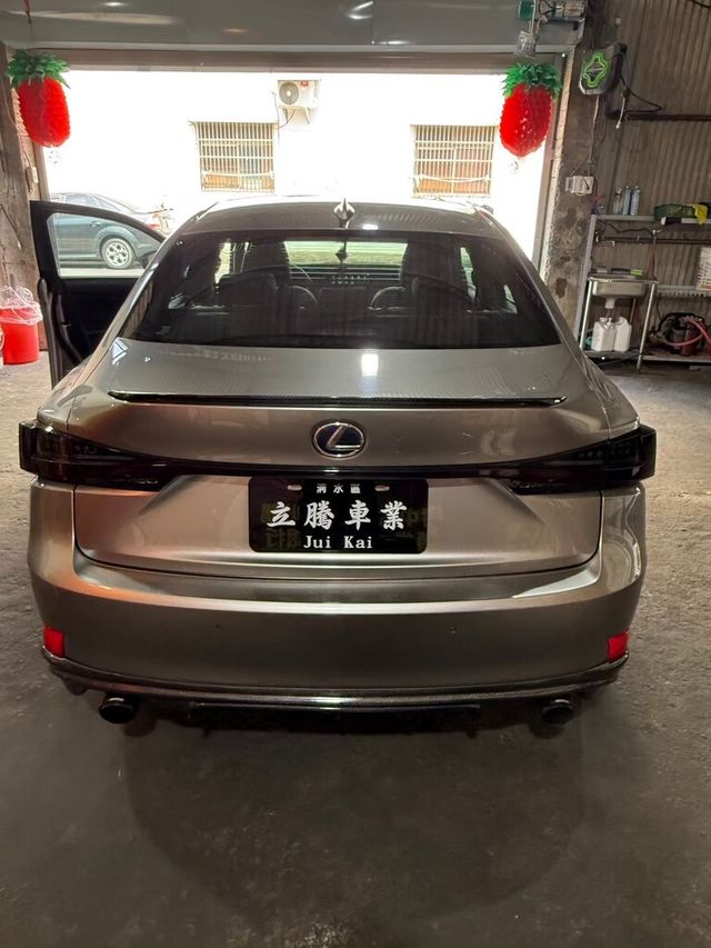 LEXUS凌志 IS 300H  第4張相片