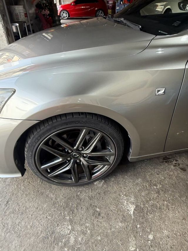 LEXUS凌志 IS 300H  第5張相片