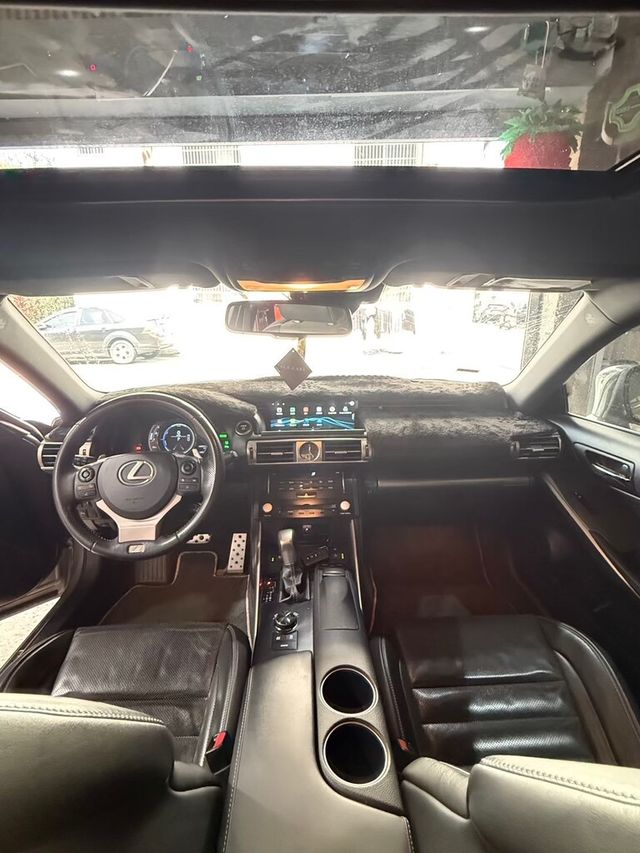 LEXUS凌志 IS 300H  第10張相片