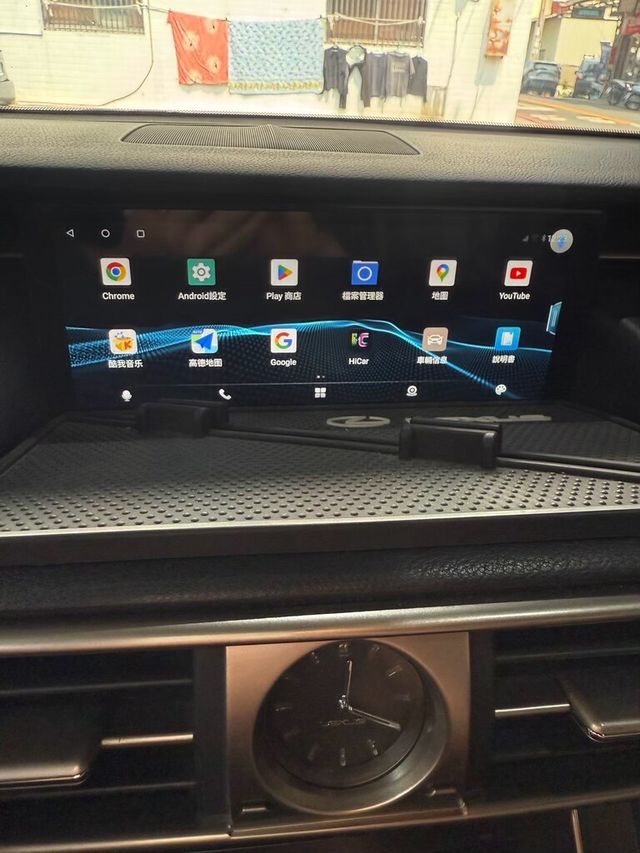 LEXUS凌志 IS 300H  第12張相片