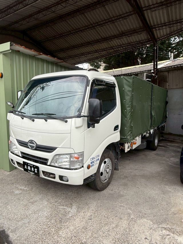 HINO日野 300  第1張相片