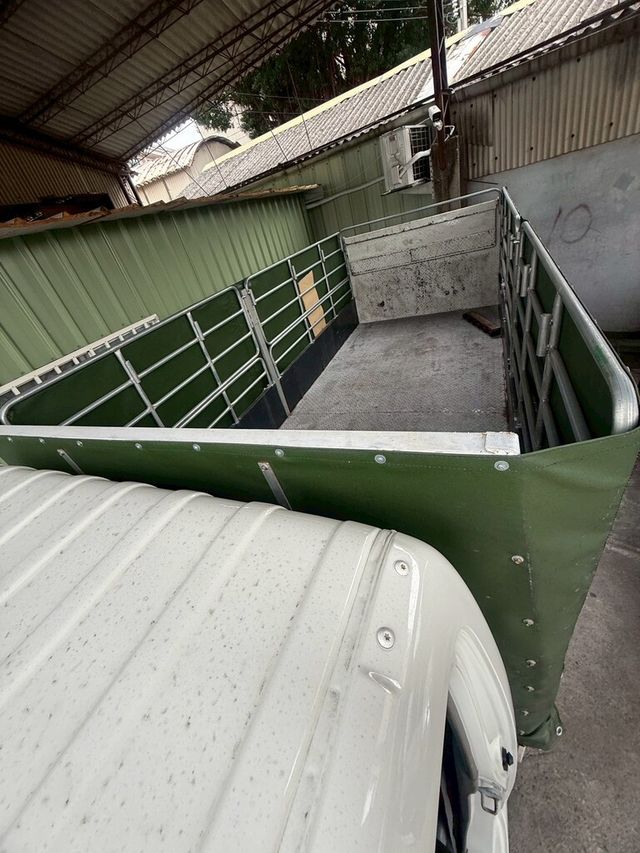 HINO日野 300  第6張相片