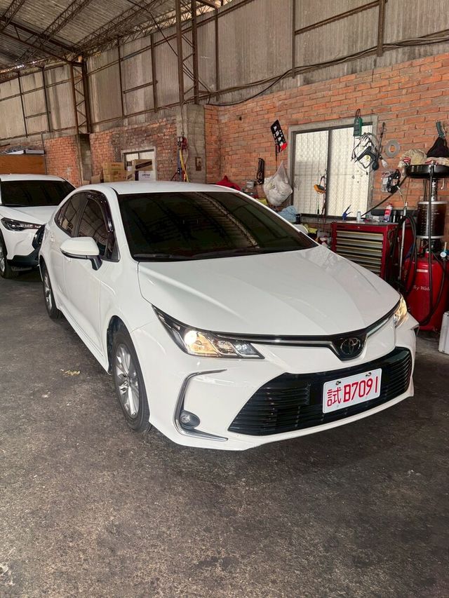 TOYOTA豐田 ALTIS  第2張相片