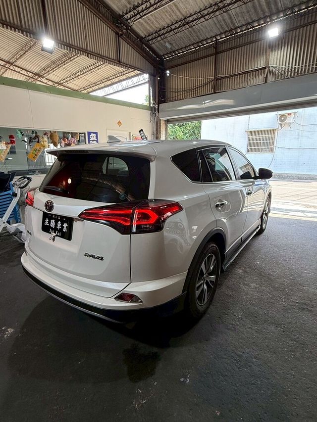 TOYOTA豐田 RAV4  第6張相片