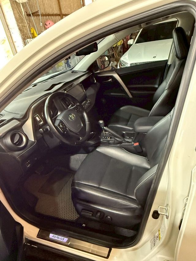 TOYOTA豐田 RAV4  第7張相片
