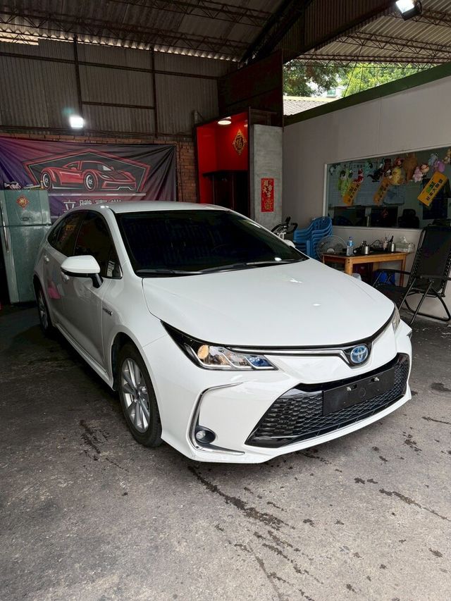 TOYOTA豐田 COROLLA ALTIS HYBRID  第2張相片