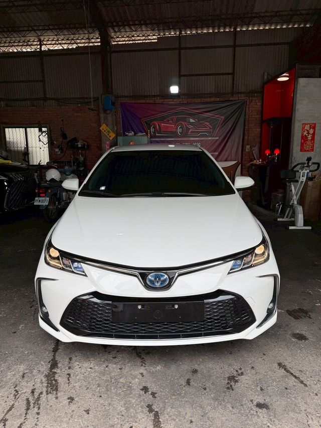 TOYOTA豐田 COROLLA ALTIS HYBRID  第3張相片