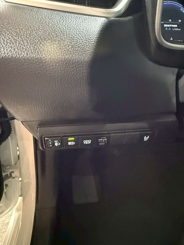 TOYOTA豐田 COROLLA ALTIS HYBRID  第7張相片
