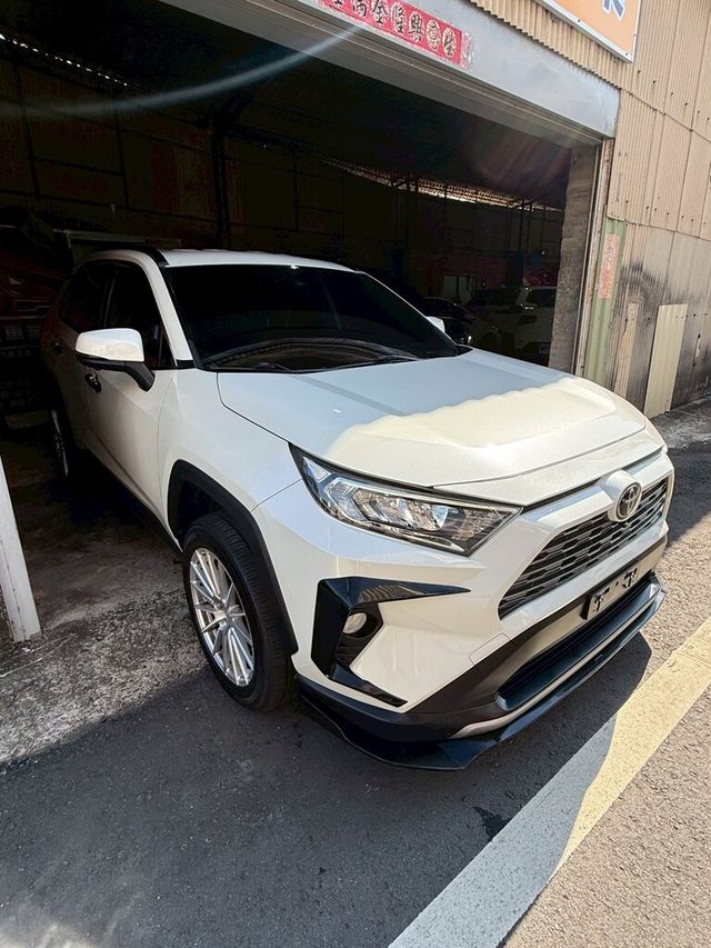TOYOTA豐田 RAV4  第1張相片