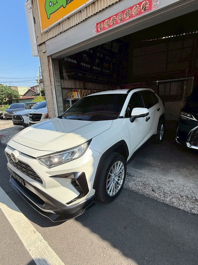 TOYOTA豐田 RAV4  第2張相片
