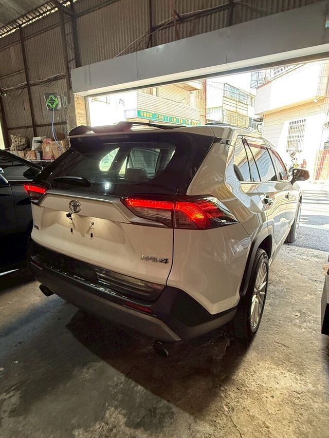 TOYOTA豐田 RAV4  第6張相片