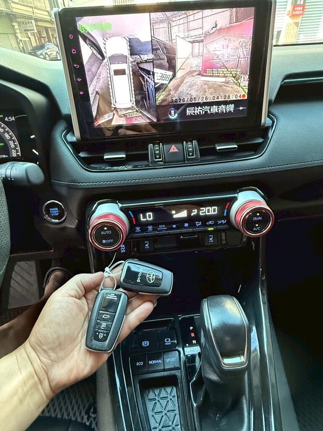 TOYOTA豐田 RAV4  第8張相片