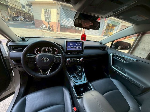 TOYOTA豐田 RAV4  第13張相片