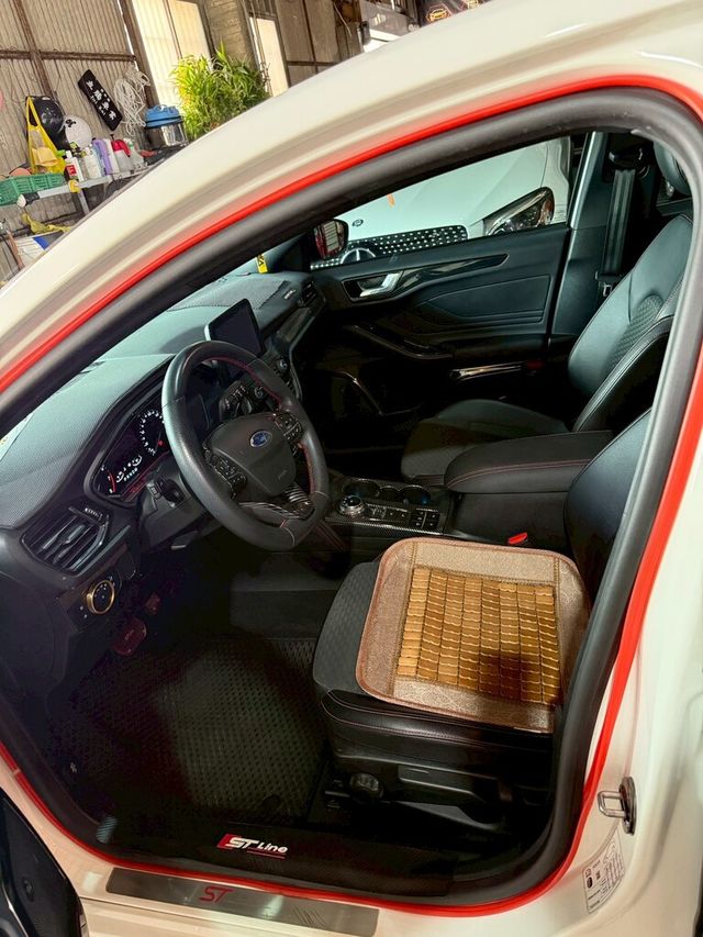 FORD福特 FOCUS  第8張相片