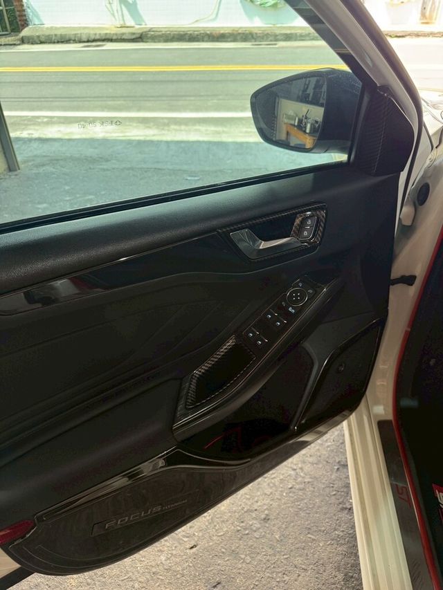 FORD福特 FOCUS  第9張相片