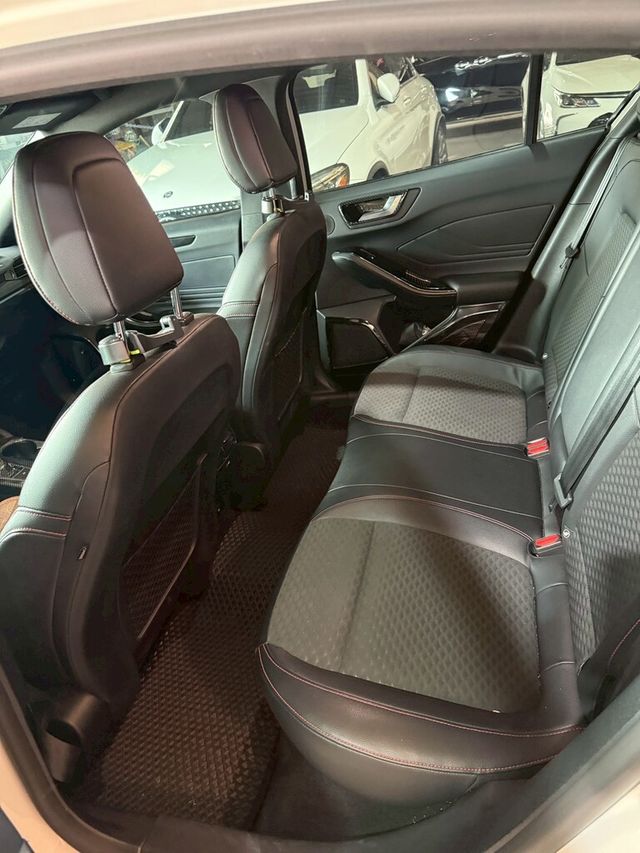 FORD福特 FOCUS  第14張相片